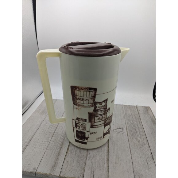 Vintage Coca Cola Collectible Coke Tan 2 Quart Pitcher Brown Lid Years 1893-1951 - Picture 3 of 8